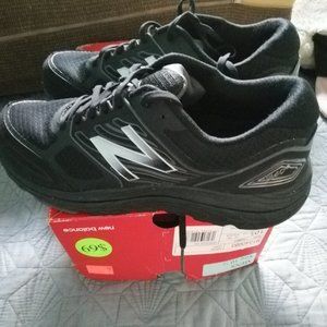 New Balance Men - 10.5 - (2E) -New 1340v3 Men's Running Shoe - Black with SILVER